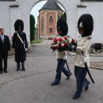 Pieta u hrobu Bartoloměje Reindla, Schwarzenberská granátnická garda