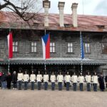 Slavnostní vztyčení praporů na gardové strážnici, 17. listopadu 2025, Schwarzenberská granátnická garda