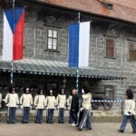 Slavnostní vztyčení praporů na gardové strážnici, 17. listopadu 2025, Schwarzenberská granátnická garda