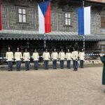 Slavnostní vztyčení praporů na gardové strážnici, 17. listopadu 2025, Schwarzenberská granátnická garda