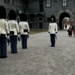 Slavnostní vztyčení praporů na gardové strážnici, 17. listopadu 2025, Schwarzenberská granátnická garda